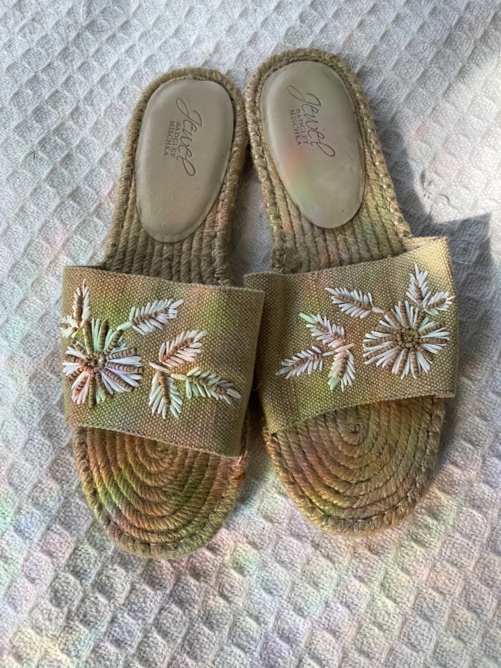 Badgley Mischka Kyrene tan floral embellished espadrille slide sandals - Size 9